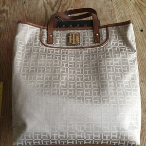 NWT Tommy Hilfiger Tote Bag w/little bag